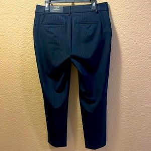 Ann Taylor Modern Fit pinstripe navy pants - NEW - Sz 8